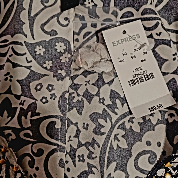 NWT. Beautiful design black and white tank - Picture 6 of 6